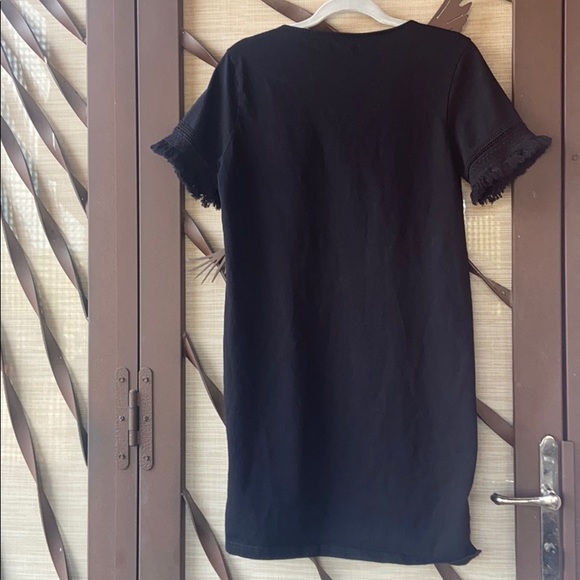 Chelsea & Theodore Fringed Black Little Black Short Sleeve T-Shirt Dress - Picture 5 of 8